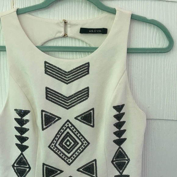 Arc & Co Dress - Picture 2 of 4